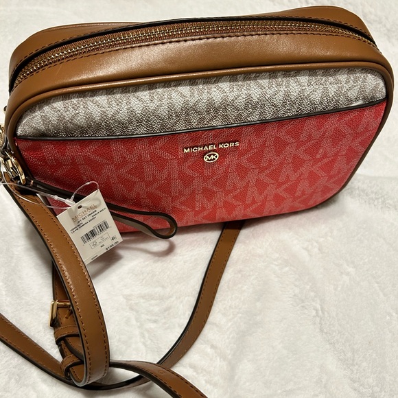 Michael Kors Handbags - Michael Kors Dahlia Jet Set Charm LG EW Camera Crossbody